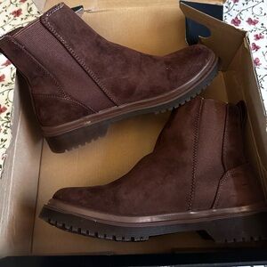 American Eagle Outfitters Brown Chelsea Boots